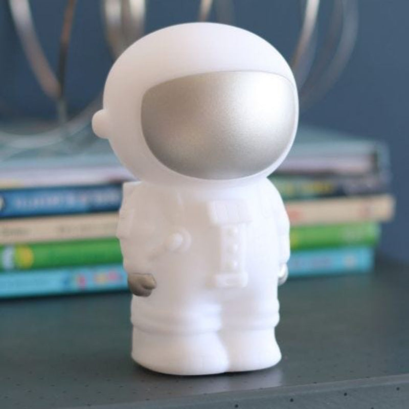 אסטרונאוט-אוירה-3