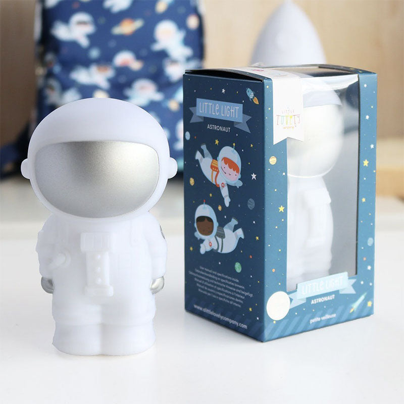 אסטרונאוט-אוירה