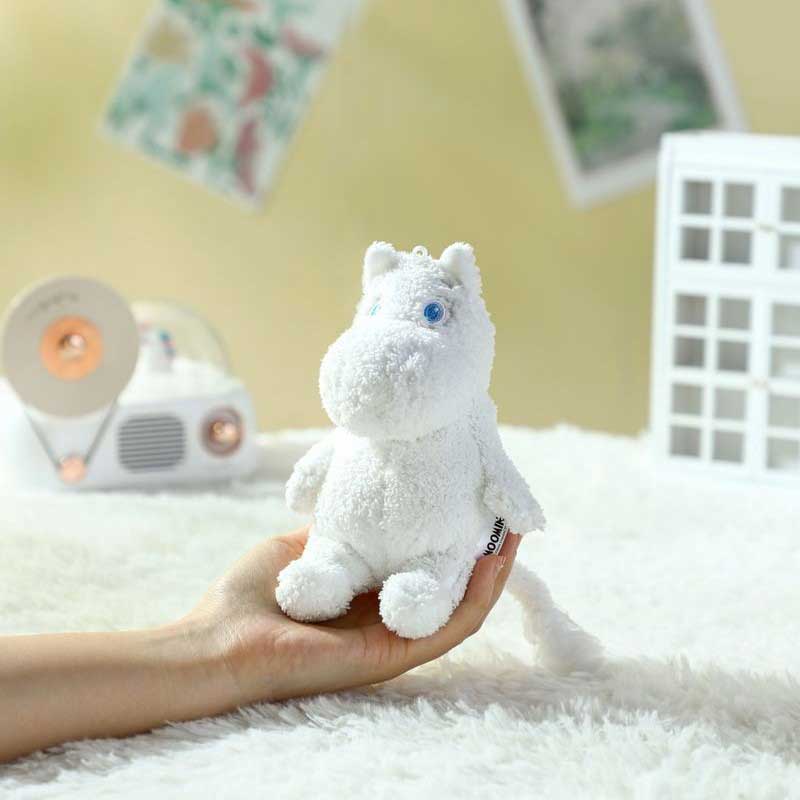 MM37349-Moomintroll-plush-toy-22-cm-11-