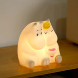 מנורת לילה מומינים מתחבקים