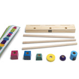 משחק מונטסורי - השחלת חרוזים מעץ מיון צורות וצבעים