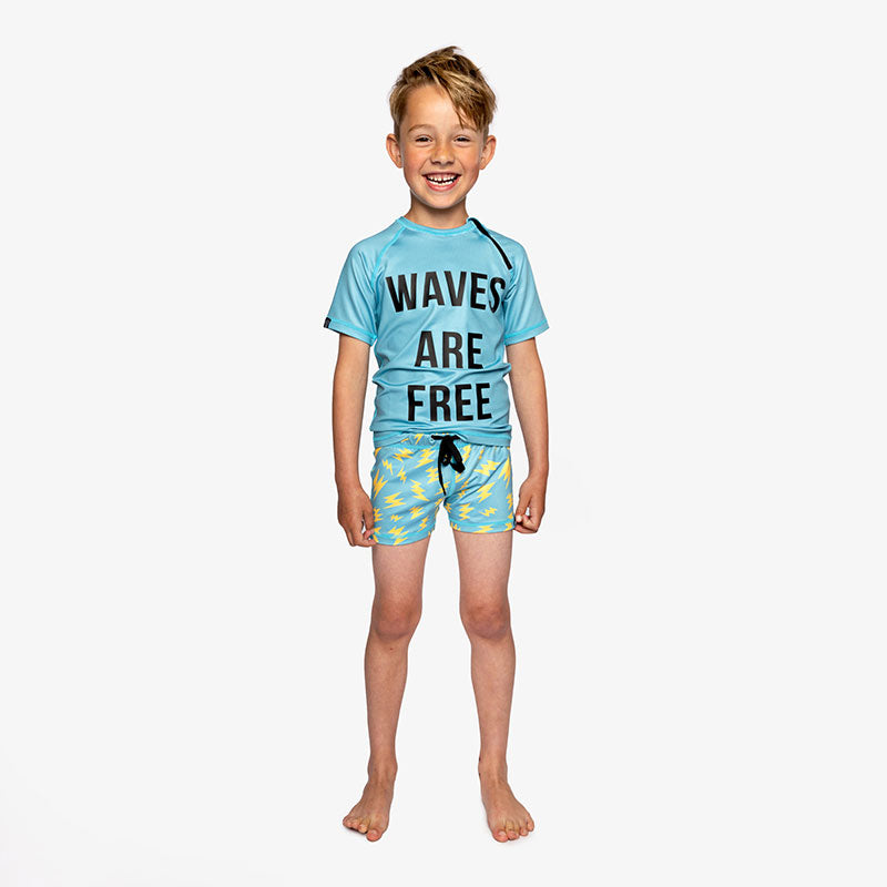 waves-tee-model